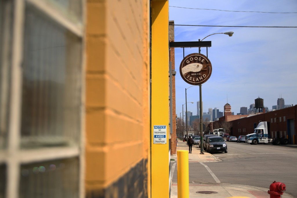 Goose Island Sign